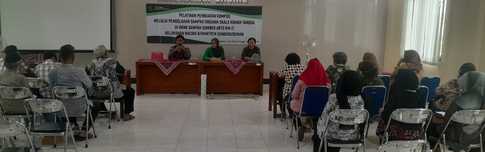 PELATIHAN BIOPORI BAGI WARGA BANK SAMPAH “SUMBER ARTO” RW 12 BACIRO