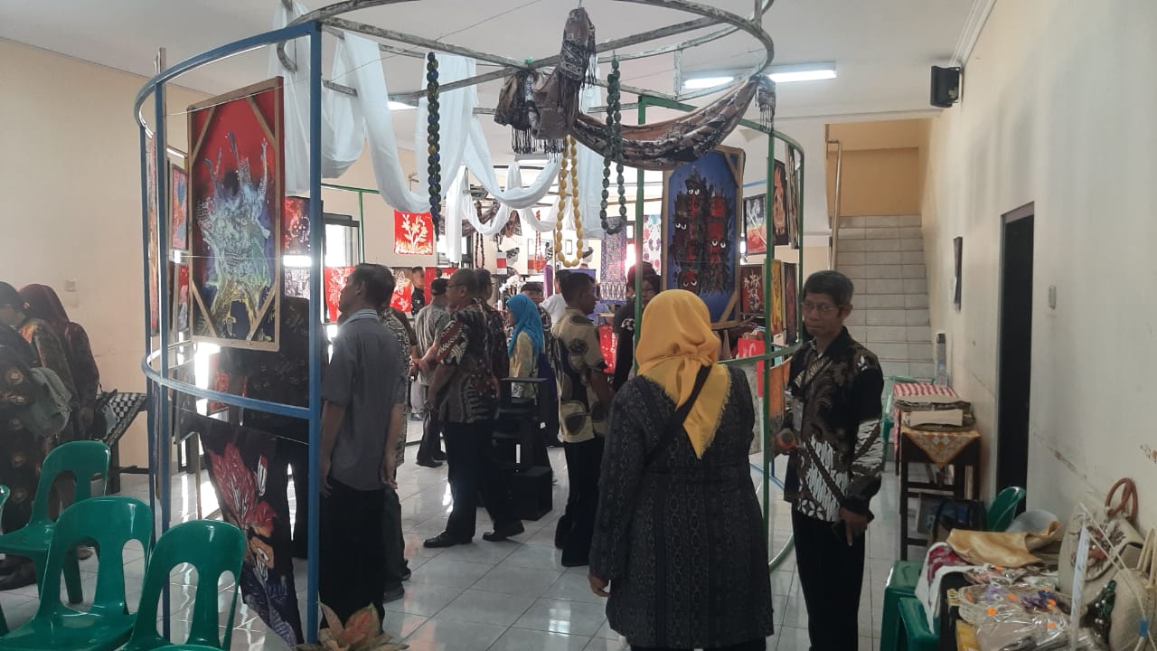 Pokdarwis Baciro Gelar Pameran Karya Batik Kelompok m'Batik Nitik