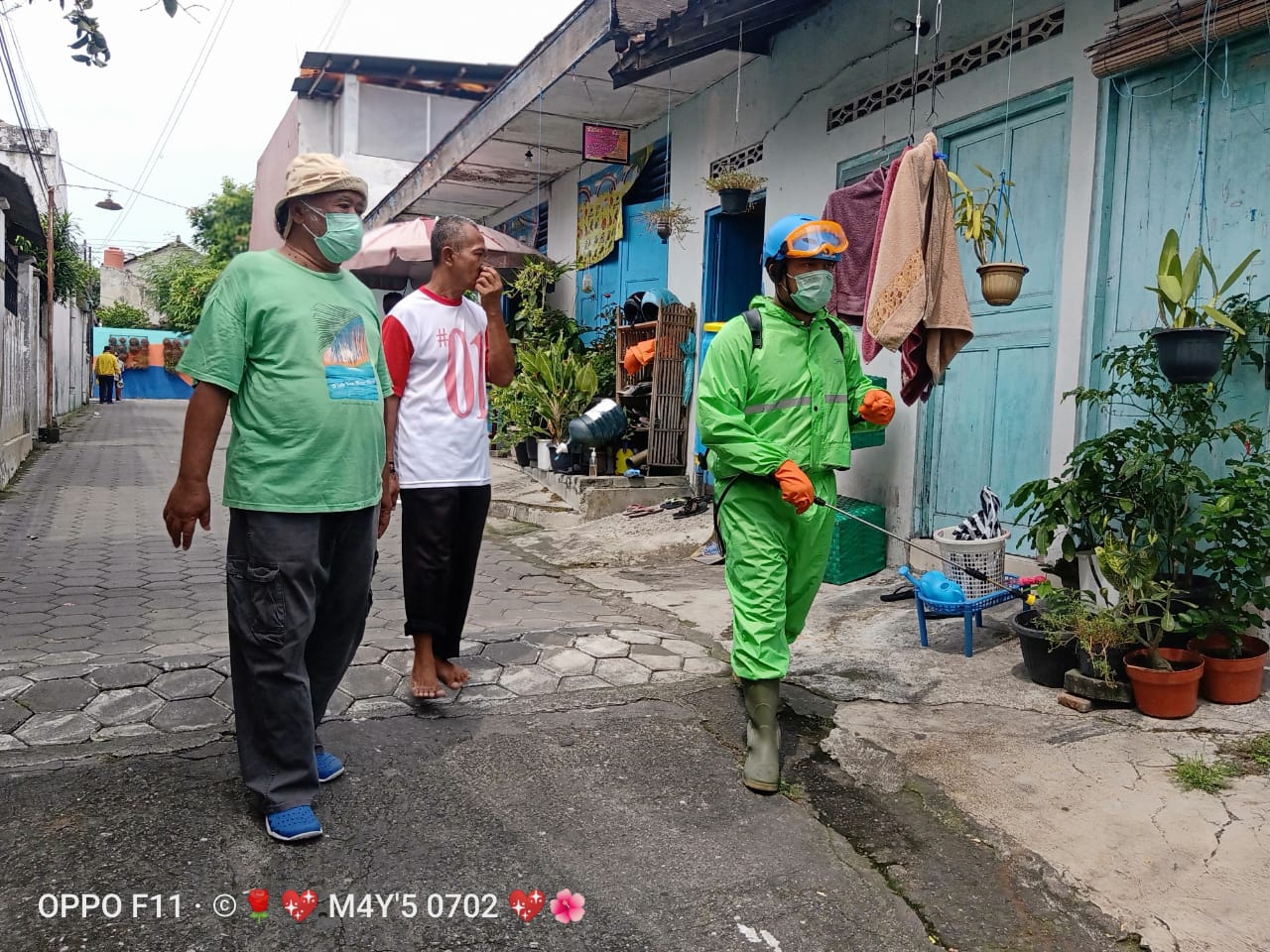 Kegiatan Penyemprotan Desinfektan di Kelurahan Baciro, 17-04-2020